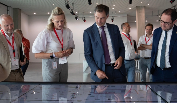 5001拉斯维加斯集团接待比利时宰衡ALEXANDER DE CROO和副宰衡VINCENT VAN QUICKENBORNE来访旅行总部